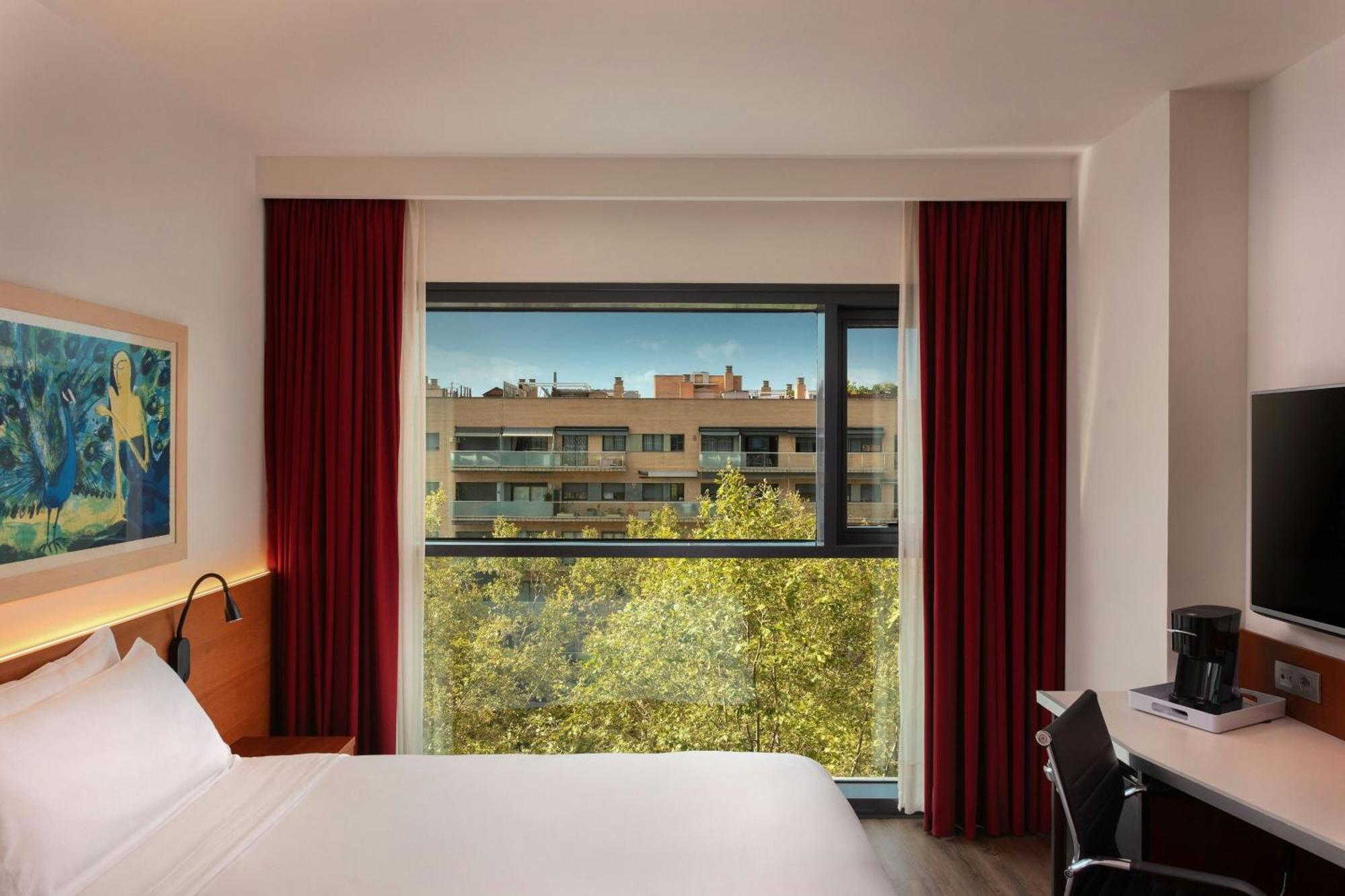 Four Points By Sheraton Barcelona Diagonal Bagian luar foto