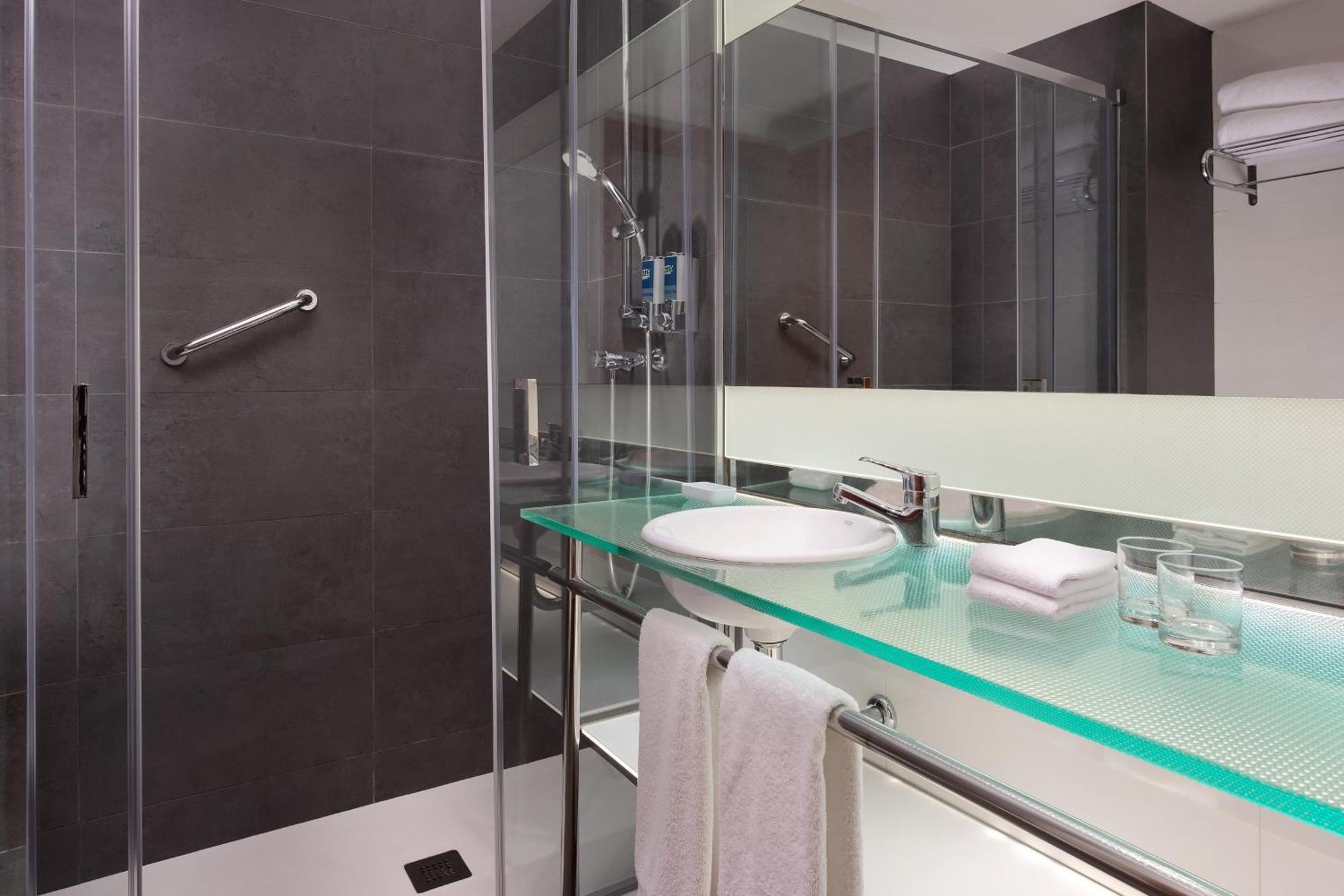 Four Points By Sheraton Barcelona Diagonal Bagian luar foto